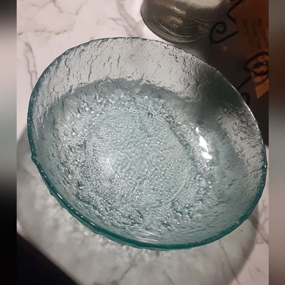 Beautiful Vintage Large Blue Recycled Glass Serving Bowl-perfect condition